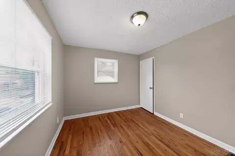Bedroom - 1149 Madeleine Cir, Cincinnati, OH 45231 photo 2 of 4