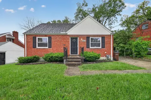 1149 Madeleine Cir, Cincinnati, OH 45231