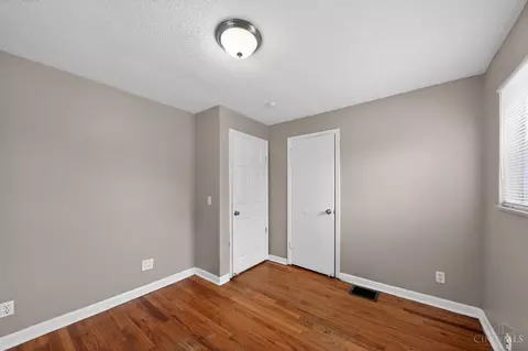 Bedroom - 1149 Madeleine Cir, Cincinnati, OH 45231 photo 3 of 4