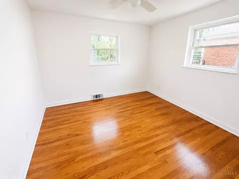 Bedroom - 2175 Carlsbory Dr, Cincinnati, OH 45231 photo 3 of 5
