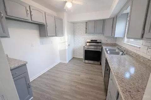 Kitchen - 2175 Carlsbory Dr, Cincinnati, OH 45231 photo 3 of 3