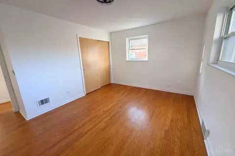 Bedroom - 2175 Carlsbory Dr, Cincinnati, OH 45231 photo 1 of 5