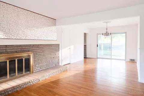 Living - 2175 Carlsbory Dr, Cincinnati, OH 45231 photo 2 of 4