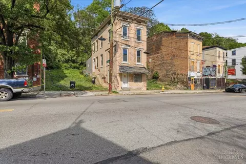 677 State Ave, Cincinnati, OH 45204