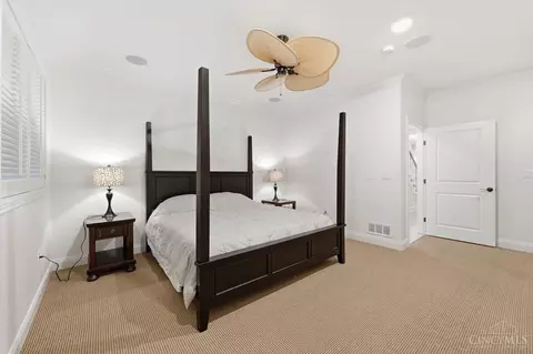 Bedroom - 1430 Riverside Dr, Cincinnati, OH 45202 photo 10 of 11