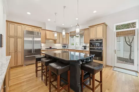 Kitchen - 1430 Riverside Dr, Cincinnati, OH 45202 photo 2 of 4