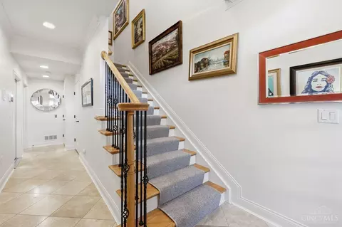 Entry Way - 1430 Riverside Dr, Cincinnati, OH 45202 photo 3 of 4