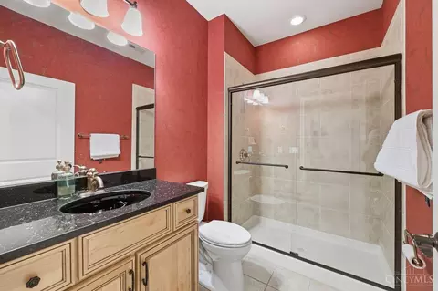 Bath - 1430 Riverside Dr, Cincinnati, OH 45202 photo 5 of 5