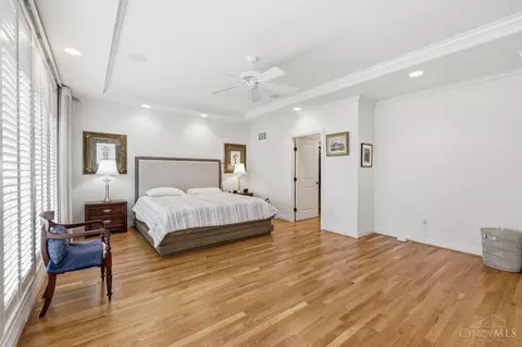 Bedroom - 1430 Riverside Dr, Cincinnati, OH 45202 photo 2 of 11