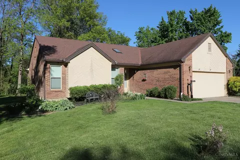 7790 Strawberry Hill Ln, Maineville, OH 45039