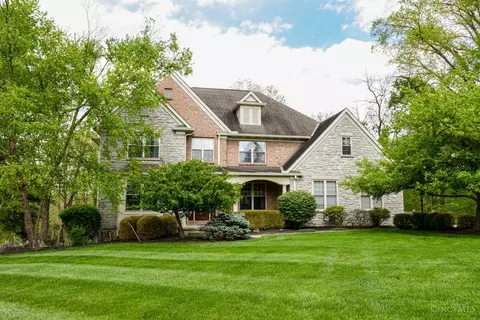 8592 Concord Hills Cir, Cincinnati, OH 45243