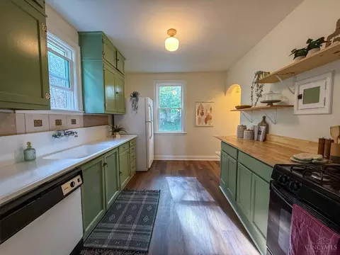 Kitchen - 4261 Dane Ave, Cincinnati, OH 45223 photo 5 of 7