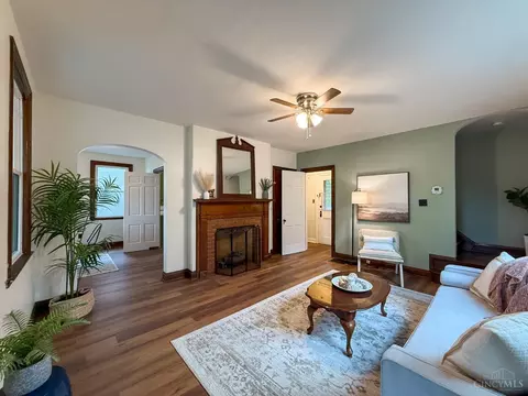Living - 4261 Dane Ave, Cincinnati, OH 45223 photo 3 of 3