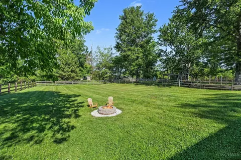 Exterior - 1137 Immaculate Ln, Cincinnati, OH 45255 photo 5 of 6
