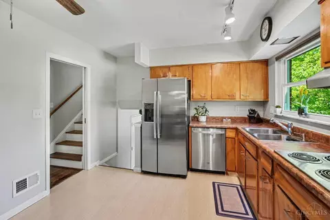 Kitchen - 1137 Immaculate Ln, Cincinnati, OH 45255 photo 1 of 3