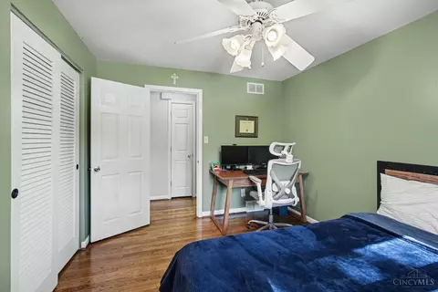 Bedroom - 1137 Immaculate Ln, Cincinnati, OH 45255 photo 4 of 6