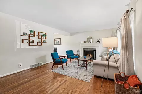 Living - 1137 Immaculate Ln, Cincinnati, OH 45255 photo 3 of 3