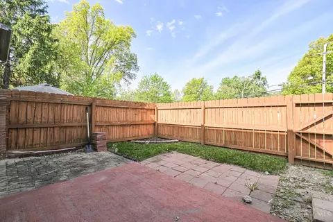 Exterior - 465 Vancover Ct, Cincinnati, OH 45244 photo 2 of 4