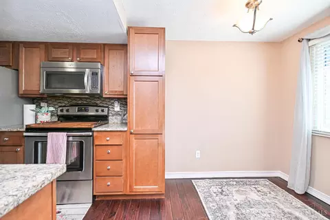 Kitchen - 465 Vancover Ct, Cincinnati, OH 45244 photo 6 of 6