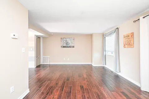 Living - 465 Vancover Ct, Cincinnati, OH 45244 photo 4 of 6