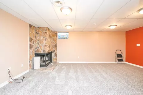 Living - 465 Vancover Ct, Cincinnati, OH 45244 photo 5 of 6