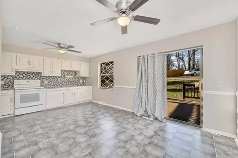 Kitchen - 2903 Wardall Ave, Cincinnati, OH 45211 photo 2 of 4