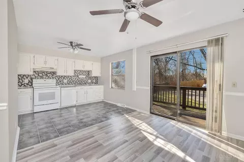 Kitchen - 2903 Wardall Ave, Cincinnati, OH 45211 photo 3 of 4
