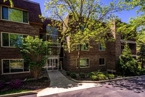 3563 Amberacres Dr, Cincinnati, OH 45237