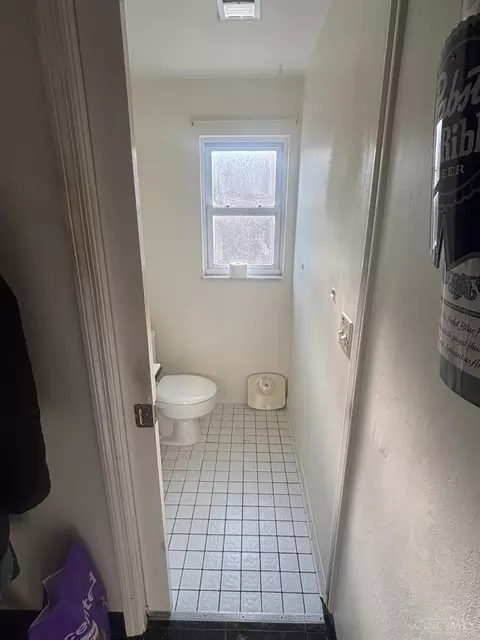 Bath - 3608 Gamble Ave, Cheviot, OH 45211 photo 4 of 5