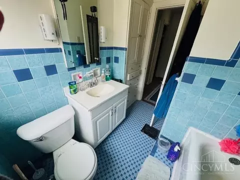 Bath - 3608 Gamble Ave, Cheviot, OH 45211 photo 3 of 5