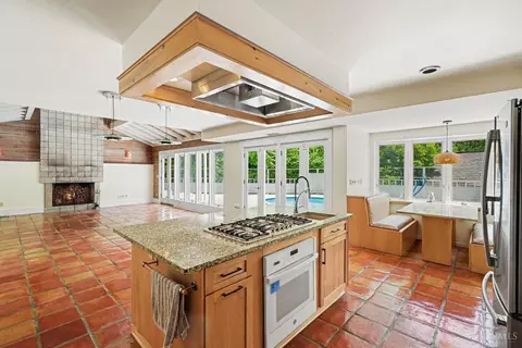 Kitchen - 3583 Cooper Rd, Blue Ash, OH 45241 photo 4 of 4