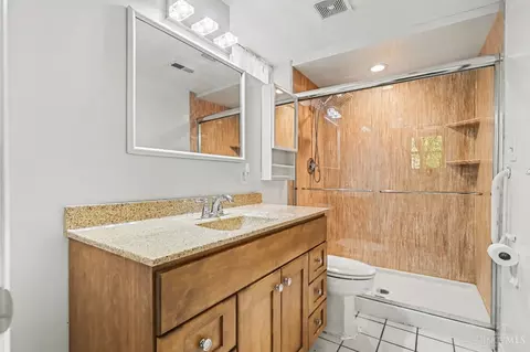 Bath - 3583 Cooper Rd, Blue Ash, OH 45241 photo 5 of 5