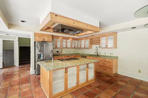 Kitchen - 3583 Cooper Rd, Blue Ash, OH 45241 photo 3 of 4
