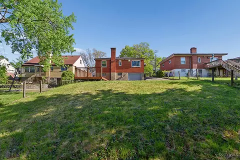 Exterior - 627 Roebling Rd, Cincinnati, OH 45238 photo 9 of 10