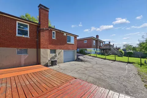 Exterior - 627 Roebling Rd, Cincinnati, OH 45238 photo 6 of 10