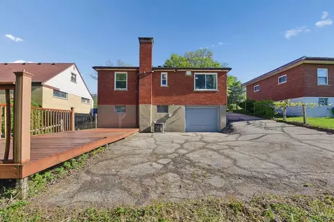Exterior - 627 Roebling Rd, Cincinnati, OH 45238 photo 5 of 10