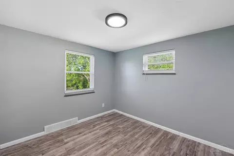 Bedroom - 627 Roebling Rd, Cincinnati, OH 45238 photo 2 of 2