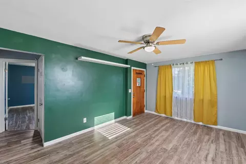 Living - 627 Roebling Rd, Cincinnati, OH 45238 photo 1 of 2