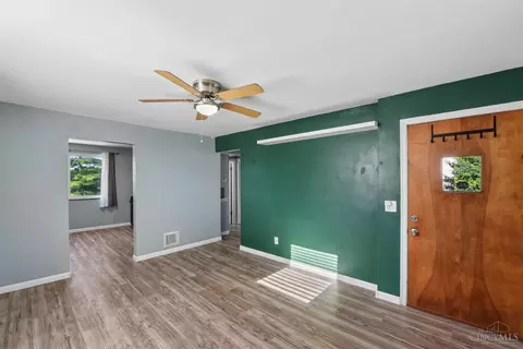 Living - 627 Roebling Rd, Cincinnati, OH 45238 photo 2 of 2