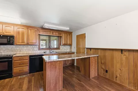 Kitchen - 1209 Rose Bower Ave, Kettering, OH 45429 photo 6 of 8
