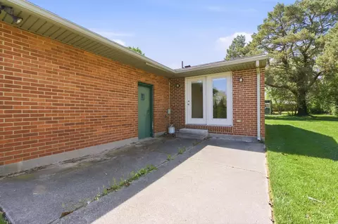 Exterior - 1209 Rose Bower Ave, Kettering, OH 45429 photo 4 of 10