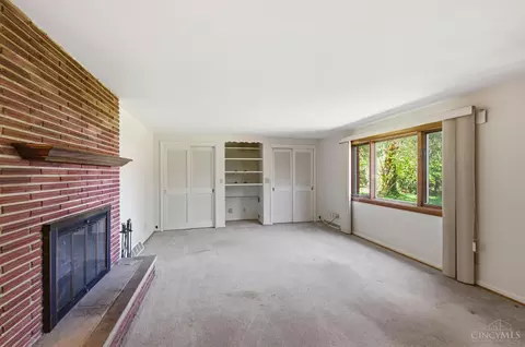 Living - 1209 Rose Bower Ave, Kettering, OH 45429 photo 1 of 8