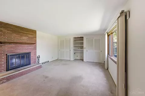 Living - 1209 Rose Bower Ave, Kettering, OH 45429 photo 2 of 8