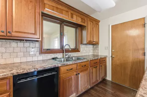 Kitchen - 1209 Rose Bower Ave, Kettering, OH 45429 photo 3 of 8