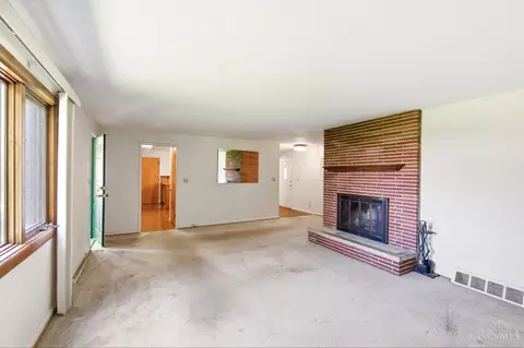 Living - 1209 Rose Bower Ave, Kettering, OH 45429 photo 3 of 8