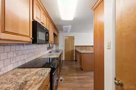 Kitchen - 1209 Rose Bower Ave, Kettering, OH 45429 photo 1 of 8