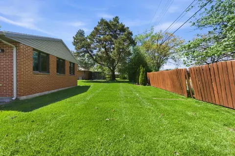 Exterior - 1209 Rose Bower Ave, Kettering, OH 45429 photo 6 of 10