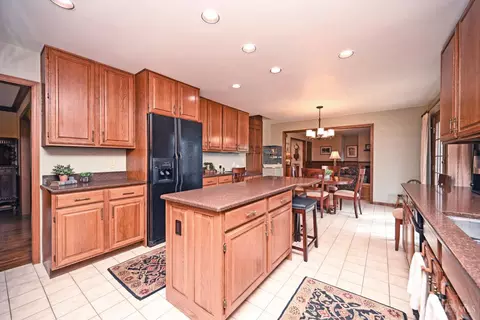 Kitchen - 6183 W Fork Rd, Cincinnati, OH 45247 photo 4 of 7