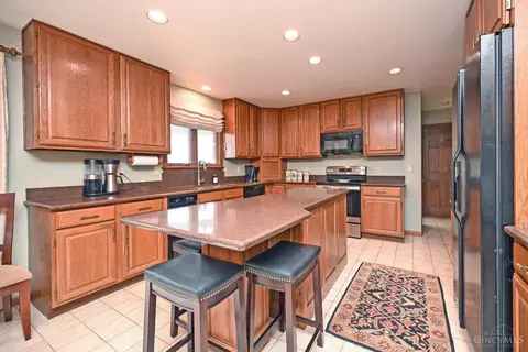 Kitchen - 6183 W Fork Rd, Cincinnati, OH 45247 photo 2 of 7