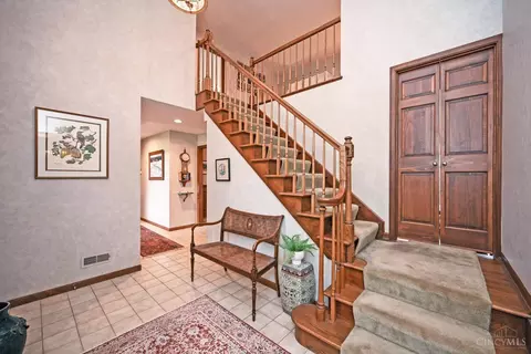 Entry Way - 6183 W Fork Rd, Cincinnati, OH 45247 photo 3 of 7